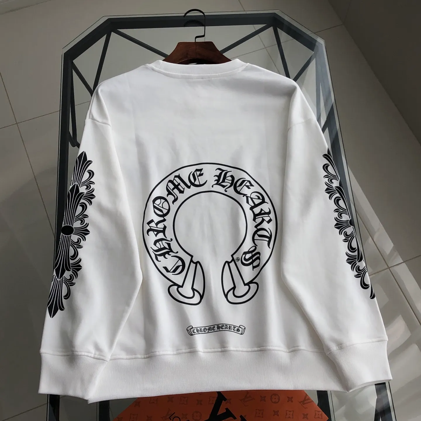 Chrome Hearts 2026New Arrival logo ⚠️ ⚠️ Quality⚠️ Same Style g Classiclogo Versatile Same Style ：Black White Size ：XS L XS ： 59.5 114 69.5 53 S ： 61.5 118 71 54.5 M ： 63.5 122 72.5 55.5 L ： 65.5 126 74 56.5
